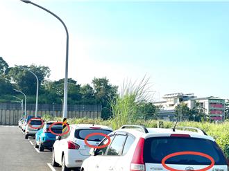 高雄大寮重劃區驚現拔雨刷怪客   居民嚇到不敢再停