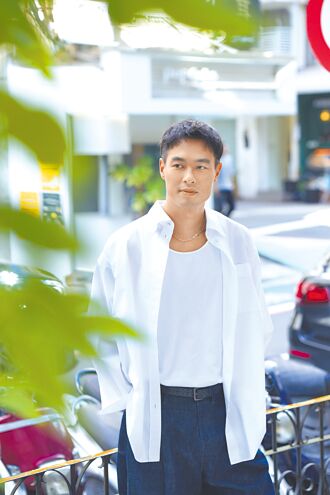 楊祐寧病榻前訴愛 握手訣別老父