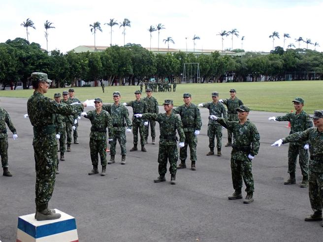 通训中心实施军歌验收，有效提升团队向心。（通训中心提供）