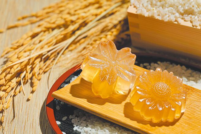 秋季限定「酒粕手工皂美学体验」，旅人可依饭店课程时段参与，亲手制作手工皂。（晶泉丰旅提供）