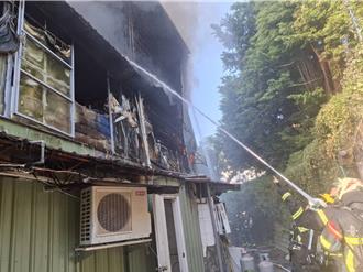 士林清晨公寓火警  浓烟蔽日幸无人伤