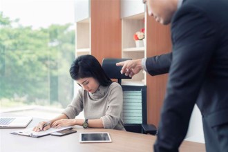 抽菸被檢舉！竹科聯發科外包商休息室怒踹女同事  下場超慘