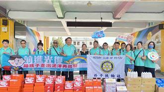 洪災後送暖！嘉縣慈善團36小時快閃花蓮送166雙新鞋