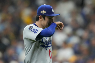 MLB》道奇9局換投惹議！美媒砲轟羅伯茲：毀了朗希信心