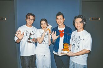 告五人巡演登船 任賢齊送馬祝奪獎