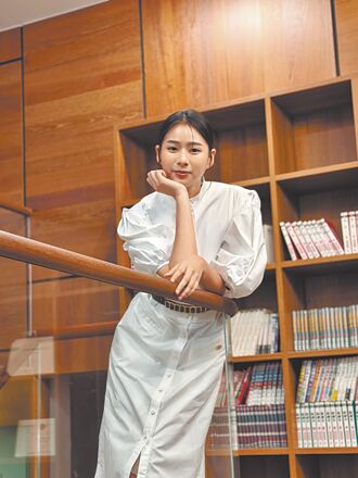 袁漠遙搶金鐘新人 想拿獎金蒙古買琴