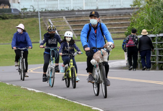 周日「冷舌」伸过来！天气转湿冷 高温骤降10度 