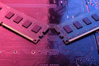 南亞科、華邦電暴殺5％換手 晶豪科、力積電、威剛、創見、十銓...DRAM股誰能撿？兩大法人口袋名單曝 這檔連2年配逾5元息