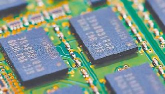 1家沒提到！南電206→330 金控投顧喊買「載板雙雄」、目標價1次看：ABF明年季季漲