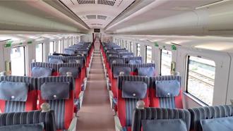 台鐵又爆座位糾紛！她吃東西遭阿姨痛罵「肉很臭」 兩派網友戰翻