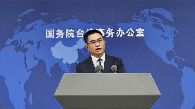 推动两岸交流，大陆国台办发言人陈斌华宣布：进一步开放单次落地签，扩大至全部符合条件的口岸。（蓝孝威摄）