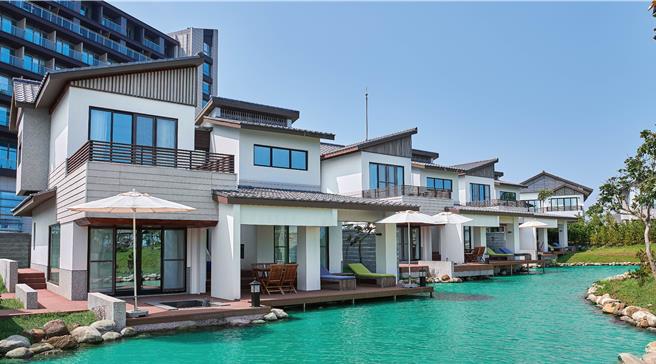 豪华庭园Villa与豪华湖畔Villa祭出旅展独家优惠，加赠双人免费入住。（宜兰绿舞国际观光饭店提供）