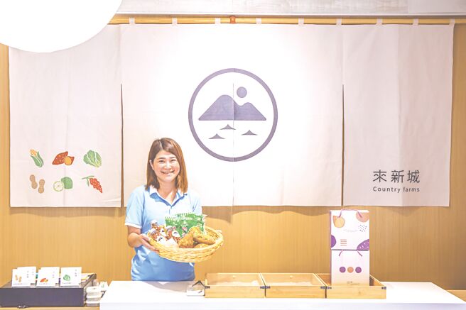 「来新城」的主人游珊珊，致力推广新城在地农特产让更多旅人知晓。图／薛永廷