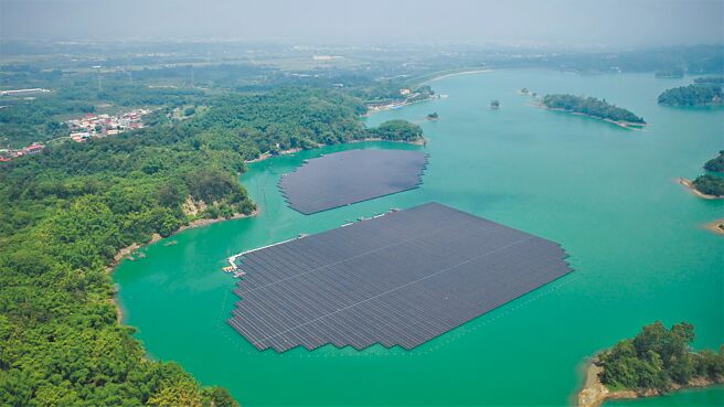 乌山头水库设置水面型太阳光电。（台汽电提供）