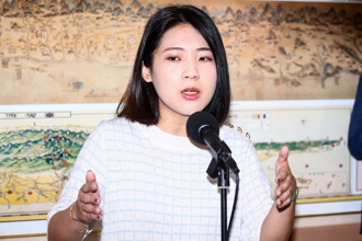 王世堅〈沒出息〉爆紅涉統戰？徐巧芯：國安局調查過嗎