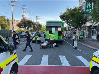 桃園6旬翁走斑馬線遭客運撞死 家屬淚控「駕駛往前輾」