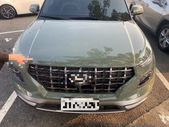 國道驚魂！天外飛來鐵片砸車　警鎖定車輛追查中