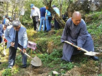 曉雲導師禪寂21周年 華梵大學盛大舉辦二代梅樹植樹