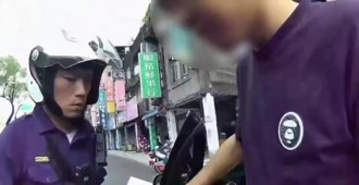 紅線違停心虛露餡！　毒犯狼狽逃竄數十公尺遭警壓制