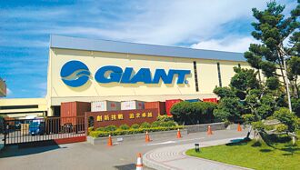 美方暂扣令未解 巨大推零招聘费