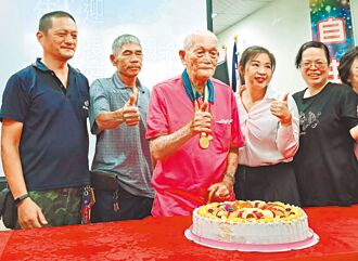 台中 副市長祝壽 人瑞公開長壽祕訣