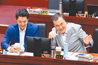 別拿高雄跟蔣萬安比