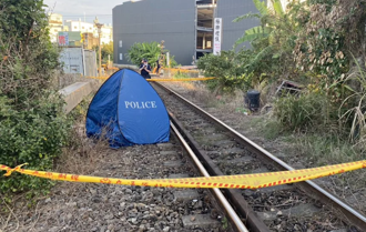 台鐵內灣支線男子離奇全身重創「陳屍鐵軌旁」 司機：沒撞到人
