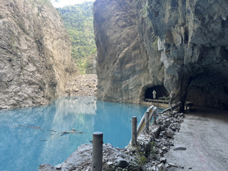 立霧溪堰塞湖水位狂漲 「今昔照片對比」超震撼