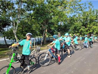 高雄美濃國小單車體驗登場 學生環湖練騎培養安全與自信