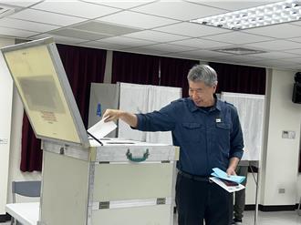 張亞中投下黨主席神聖一票：2028為台灣創造和平