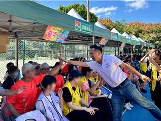 131位身障生齊聚！桃園「勇者同行」運動會 蘇俊賓抱球力挺