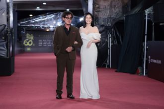 金鐘60》韓瑜美又仙！純白魚尾禮服「身材超有料」