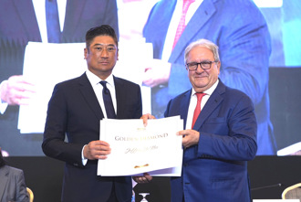 台湾经验助亚洲棒球 辜仲谅获颁金钻荣誉奖章