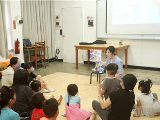 竹縣家庭教育主題書展登場 巡迴5鄉鎮推親子共讀