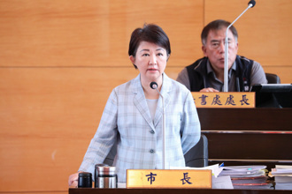 藍黨魁剛選完「側翼火速攻擊盧」 他解析綠營狼群戰術喊：沒本錢內鬥