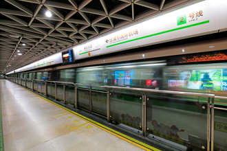 臥軌輕生獲救卻痛失手臂　陸男辯稱當時頭暈索賠400萬「結果出爐」