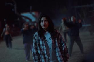 華莎只穿內衣褲站門口凝視 頌樂催洗澡隔天驚覺「根本沒人」