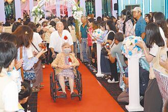 牽手一輩子 屏縣表揚39對伉儷