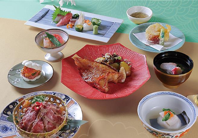 中山日本料理厅推出季节限定旬彩飨宴套餐，严选当令食材，展现深秋日系料理的精致与纯粹。(台北老爷酒店提供)