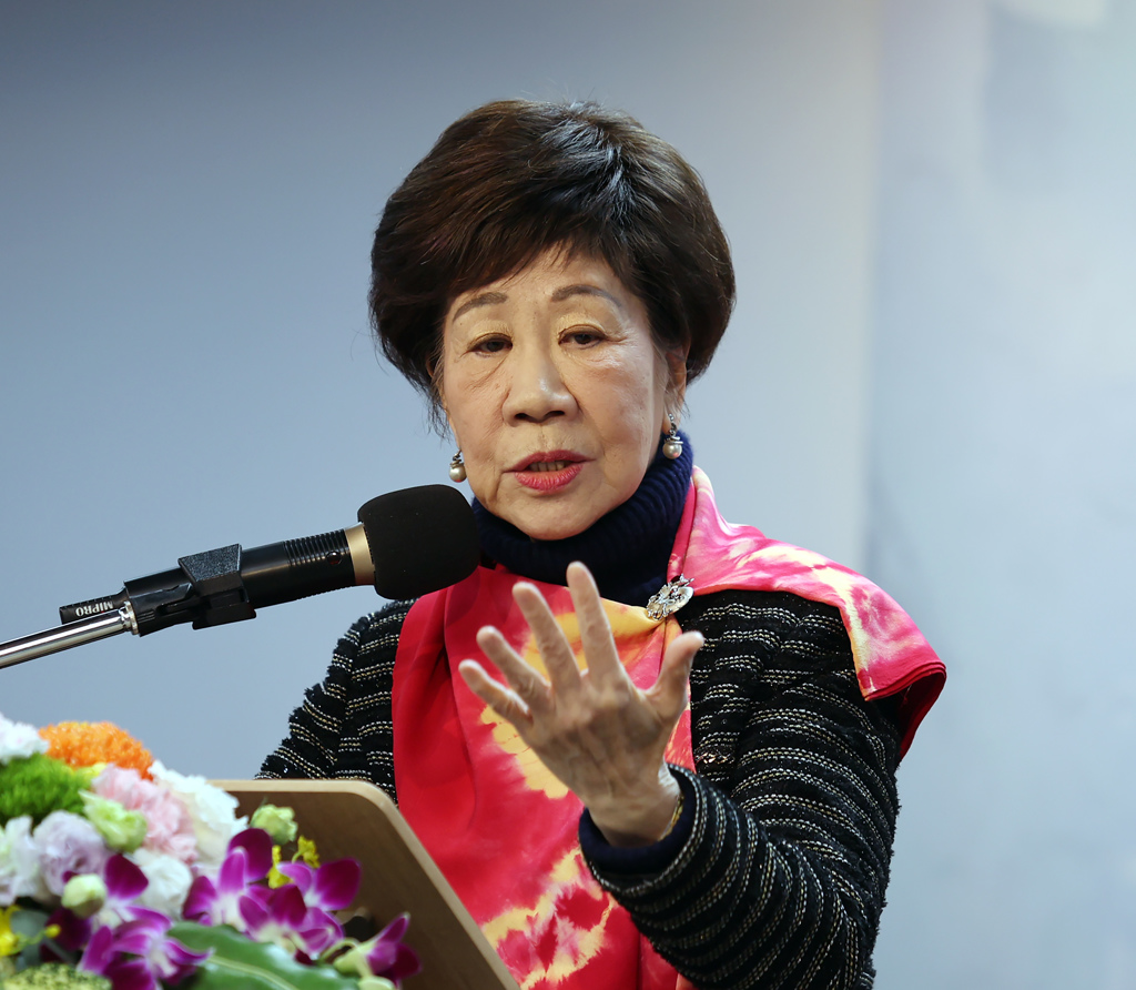 呂秀蓮喊話賴清德:一味屈從A、挑釁B必兵凶戰危