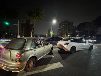 左營自小客爆追撞    肇事駕駛竟是偷車賊  下午偷完晚上出事