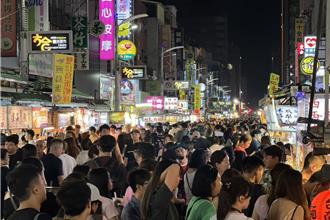 粉红经济发威！BLINK散场挤爆夜市 业绩狂飙3成