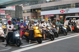 電動機車政策大調查：5成認為政府做得不夠、8成要求更積極