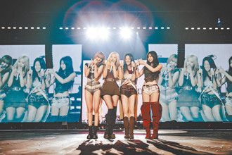 Rosé買鹹酥雞　 店家「慘吞一星負評」還原真相、喊冤報警