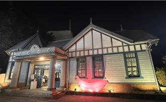 粉紅香蕉、月球爆紅！高雄山城「主動應援」演唱會 遊客數成功上推