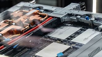 散熱三雄 野村喊買