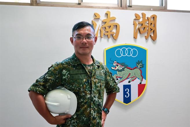 分库长吴中校。。（记者谢承宏摄）