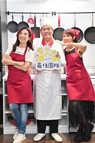 吳楚楚靠「喝高粱潤喉」　馬毓芬、范怡文合體獻唱〈這些日子以來〉