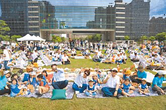 盧秀燕邀你野餐趣 29區飄書香