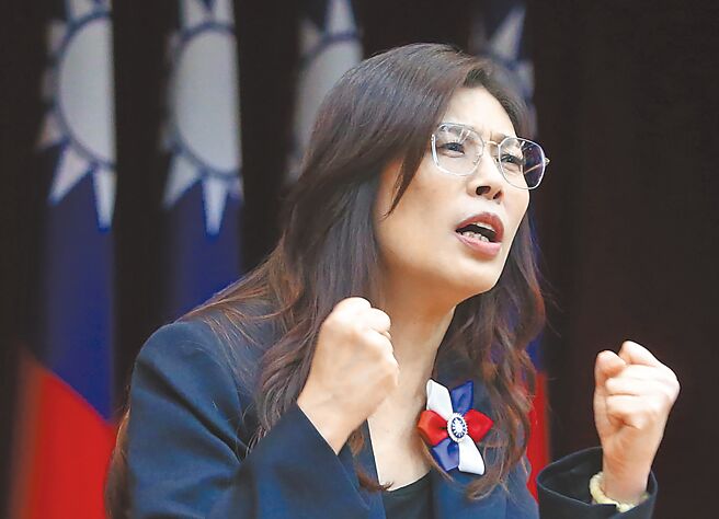 国民党主席当选人郑丽文（见图）20日被问及是否愿意见中共总书记习近平时，毫不犹豫地说出「当然要」。（赵双杰摄）